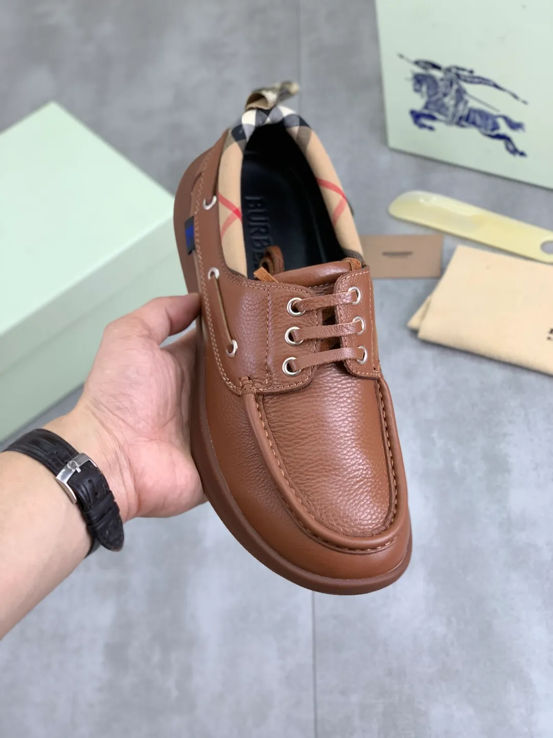 Men's Men's Shoes 💰P700 💰【New Style】Top Version 🆘【Burberry】New Burberry Slippers Launched, Perfect Workmanship! 🔥Perfect shape and top quality🙈Non-slip and wear-resistant high-end rubber outsole👣Versatile and comfortable shoes, standard size: 39-45 (customized 38-46) 2️⃣colors available Top-quality packaging